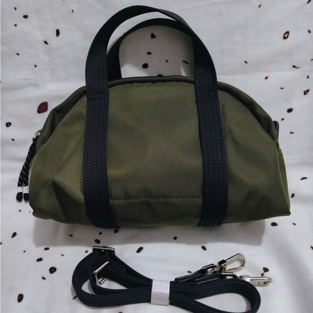 Olive Green Men's Carry-All Bag with Black Straps